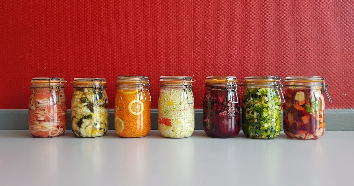 Fermentation au restaurant : lacto-fermentation, koji et pickles — la tendance culinaire qui transforme les marges en 2026